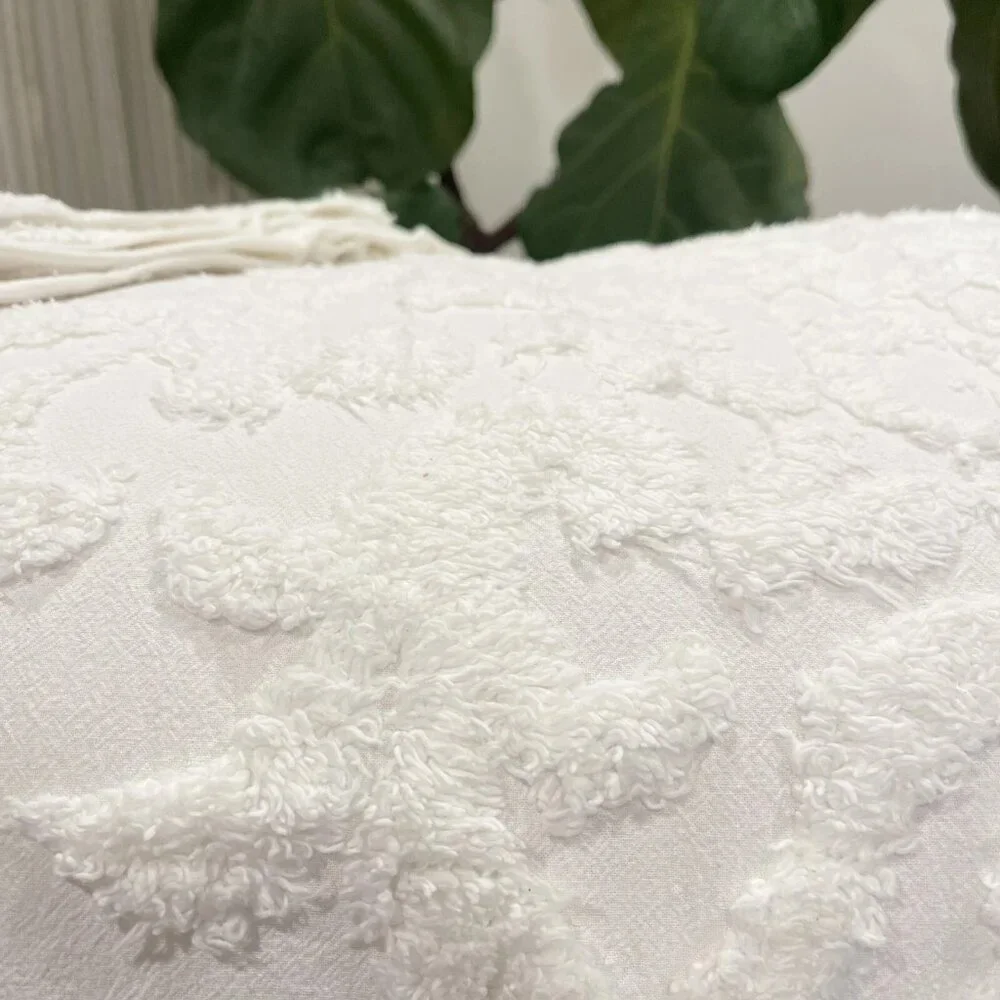 NEW Anthro White Queen / King Boho Chenille Damask Comforter Bedspread Sham Set